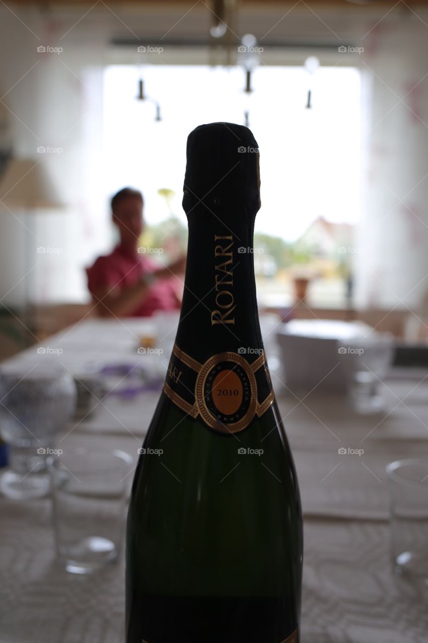 Sparkling wine bottle 