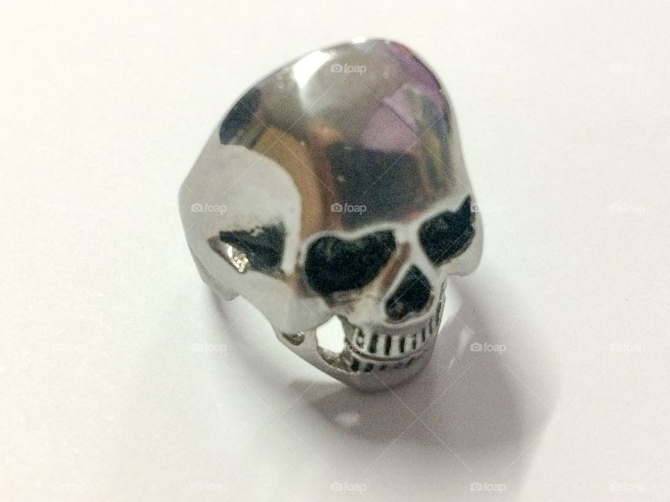 The skull ring