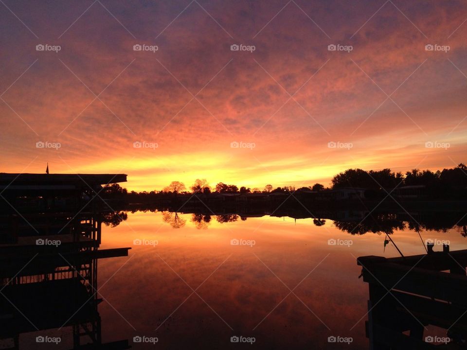 Sunrise on lake Dora