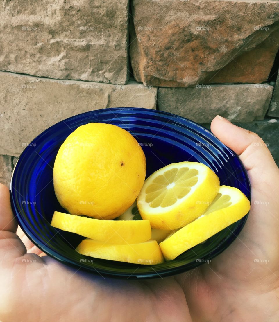 Sliced lemon