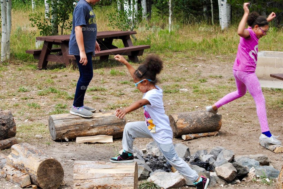 Camping Games - Don’t Get Eaten by the Alligators