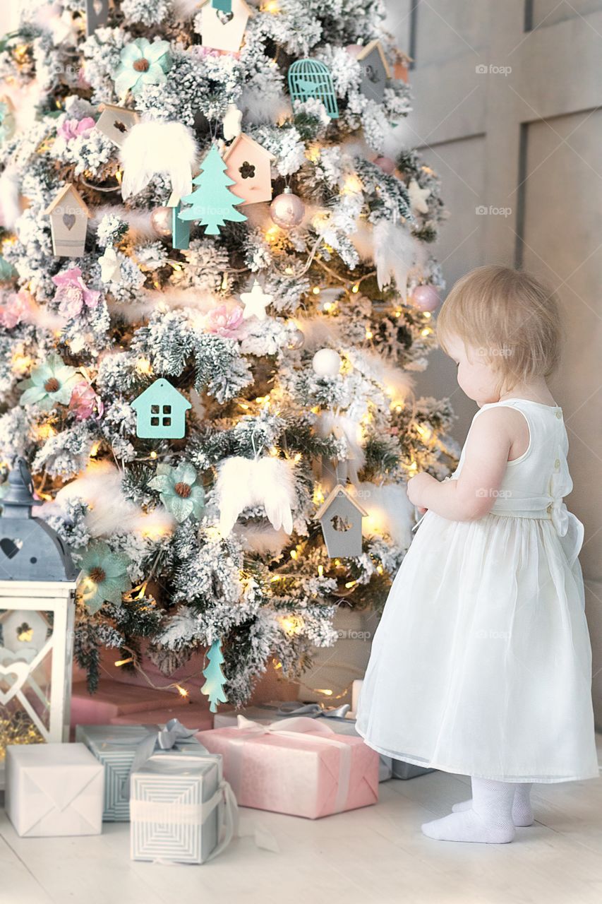 Christmas tree and girl 
