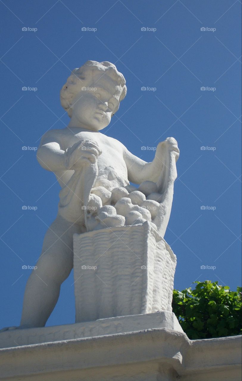 Statue