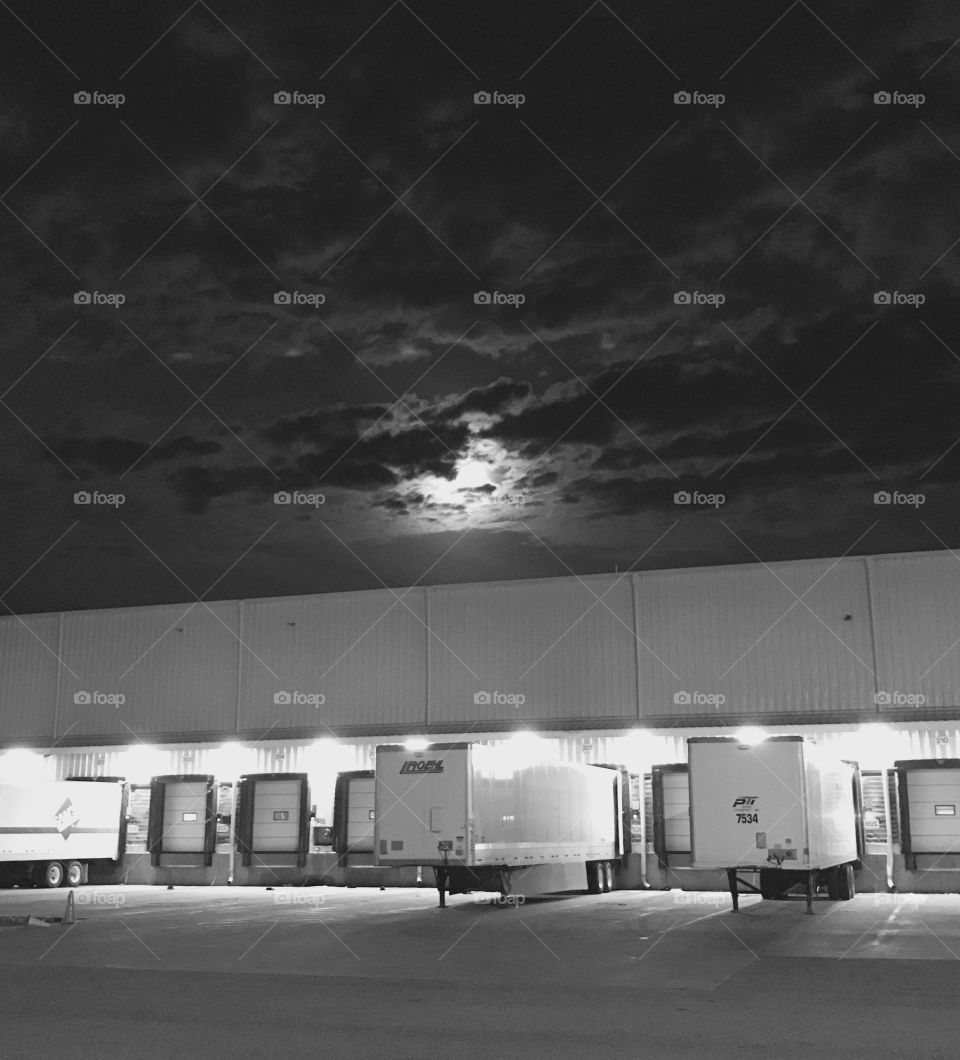 Moon cloud warehouse 