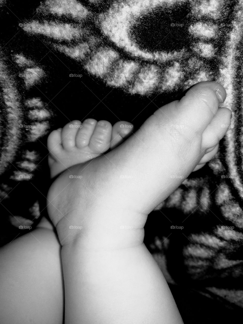 baby feet black&white