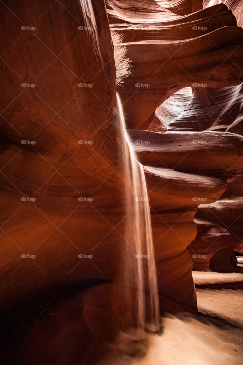 Sand falling in Antelope canyon