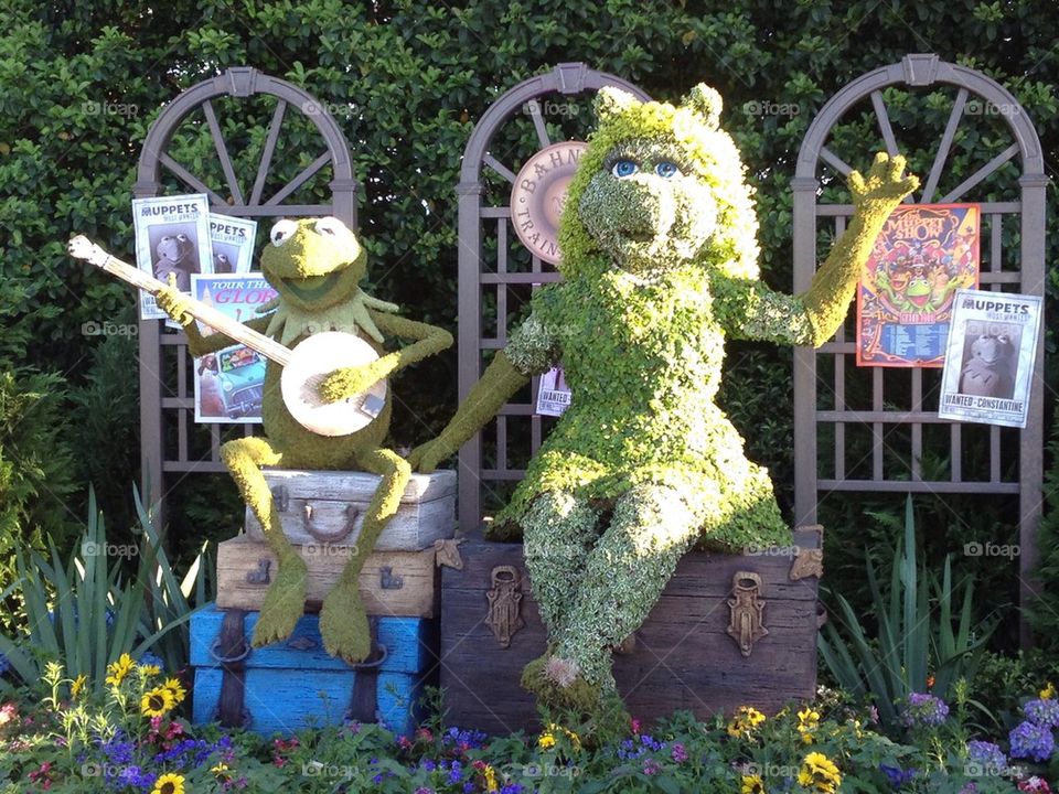 Muppets in green