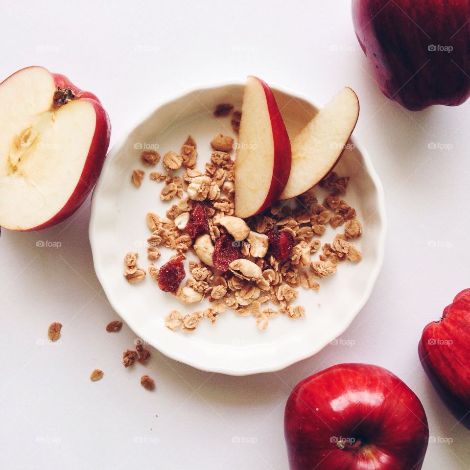 Oats with apple slice