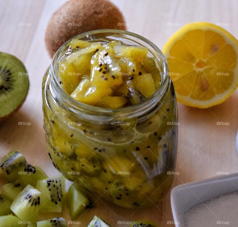 Homemade kiwi jam 