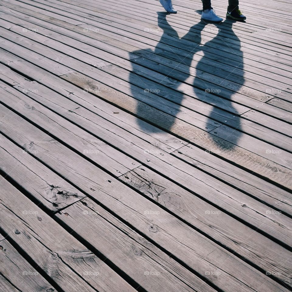 Shadow sisters