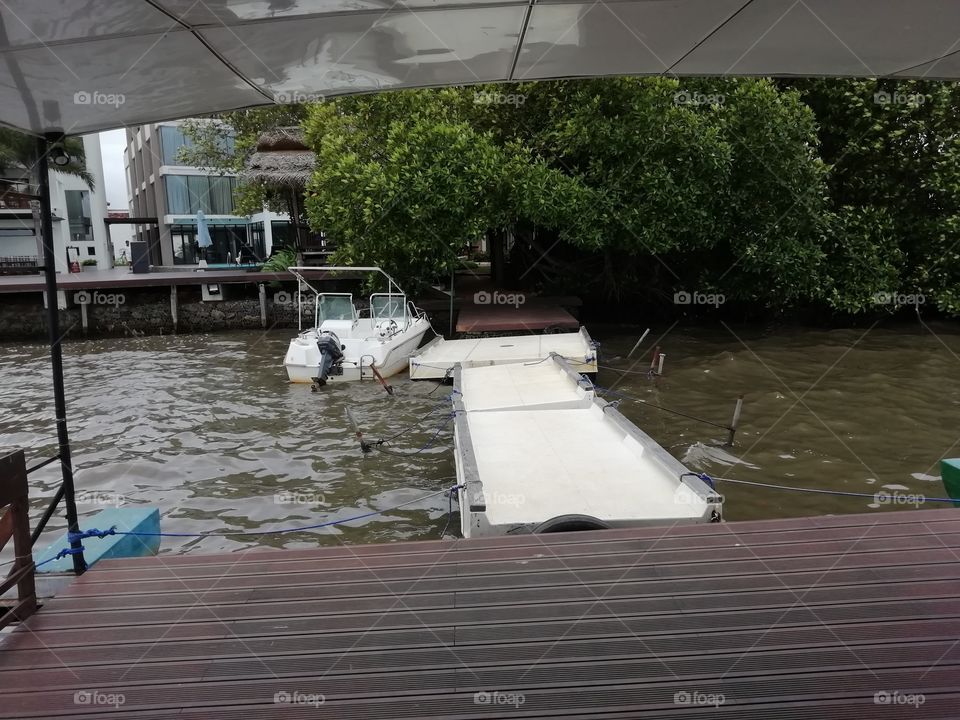 Walking patch to the open ferry