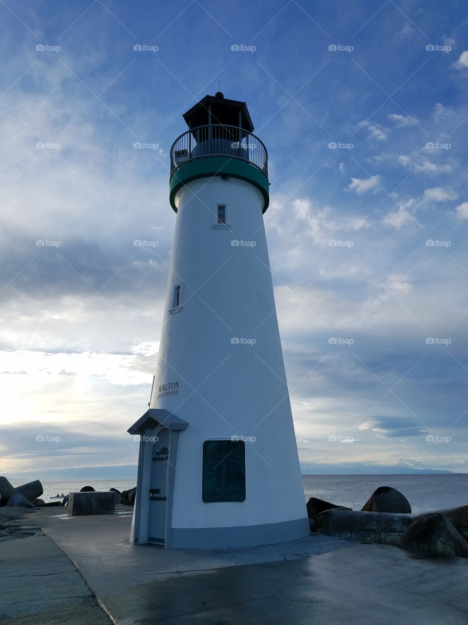 Sunrise at Walton lighthouse in Santa Cruz