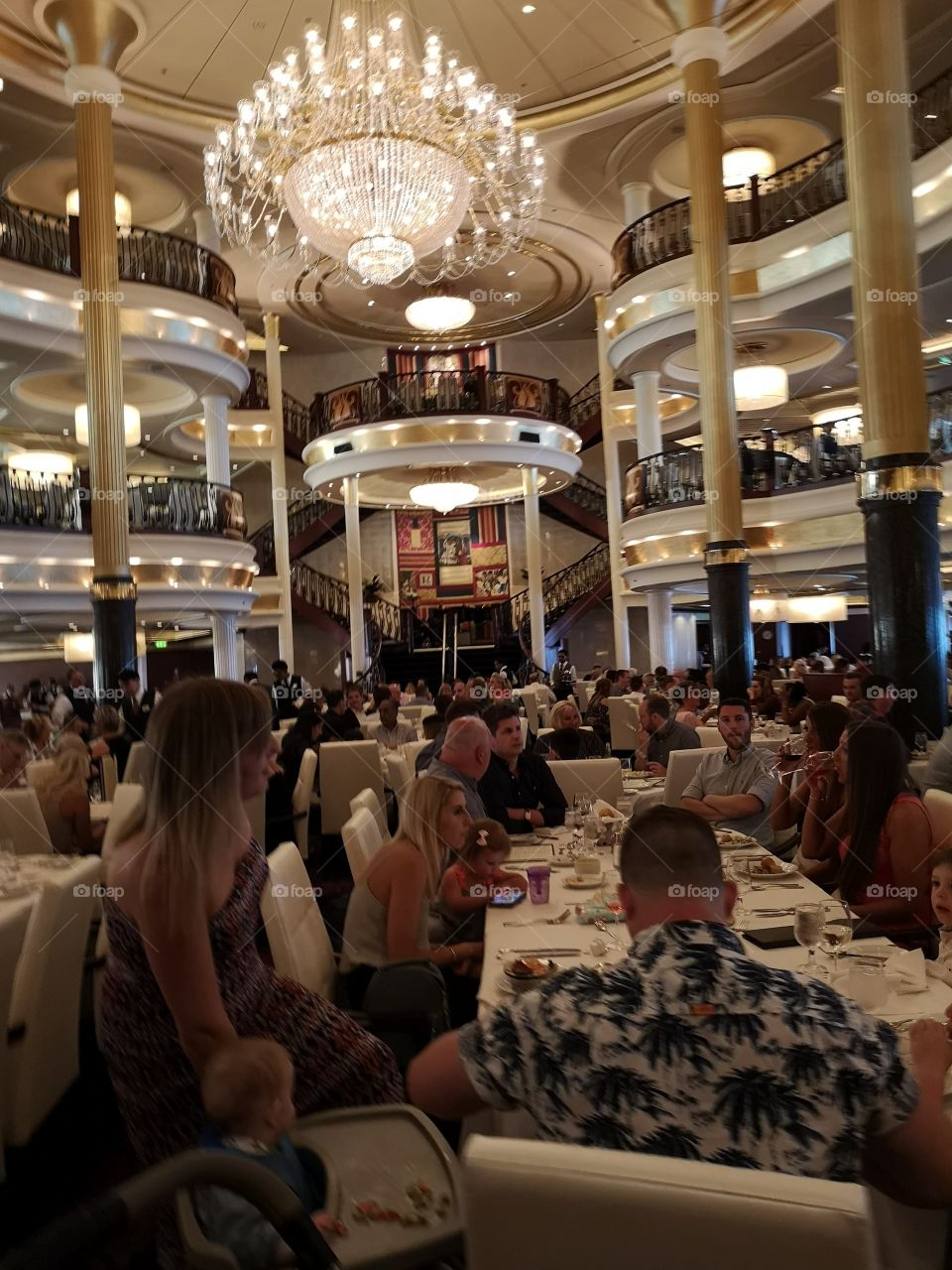 Dining Room on board Independence of the seas.