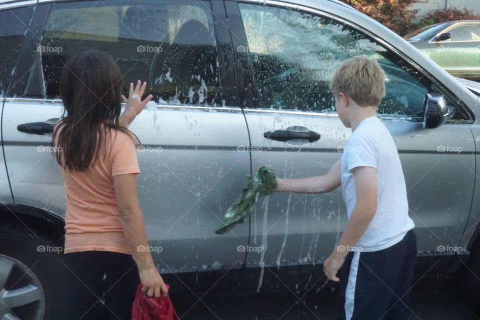 hand car washing