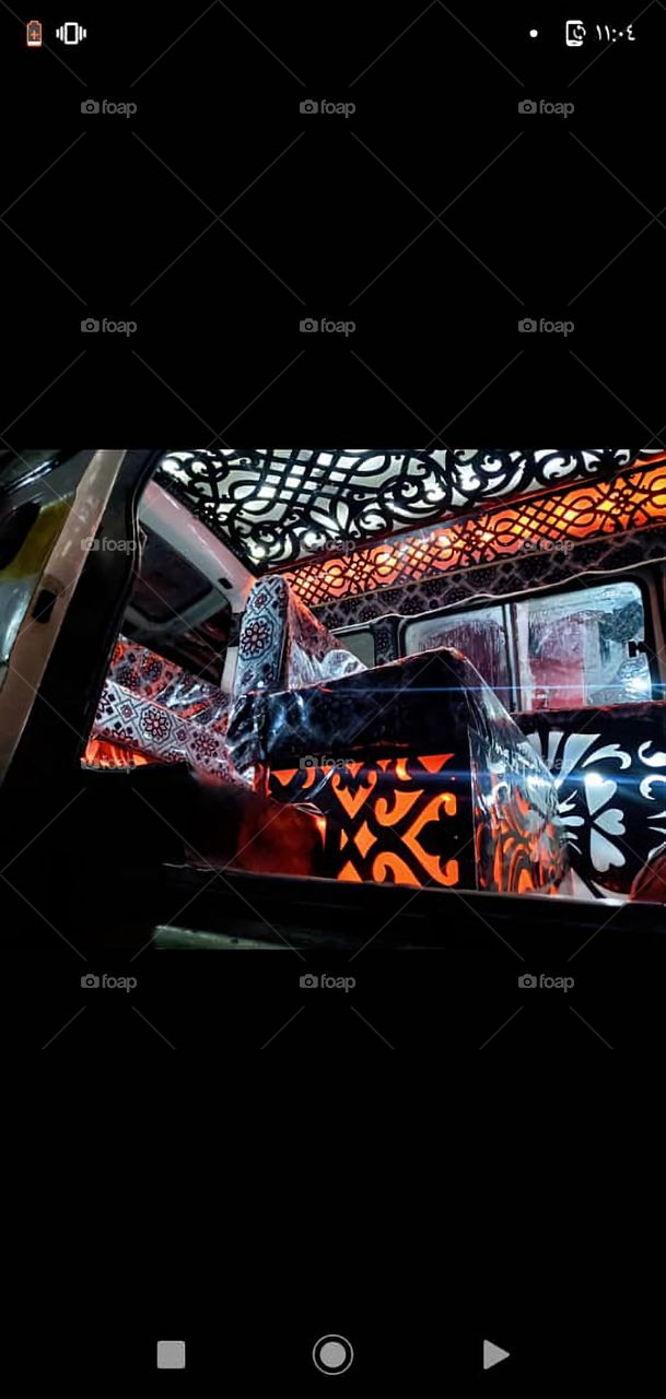 A picture illuminated with colorful lights and lamps is very beautiful, and there is no more beautiful picture than a natural scene