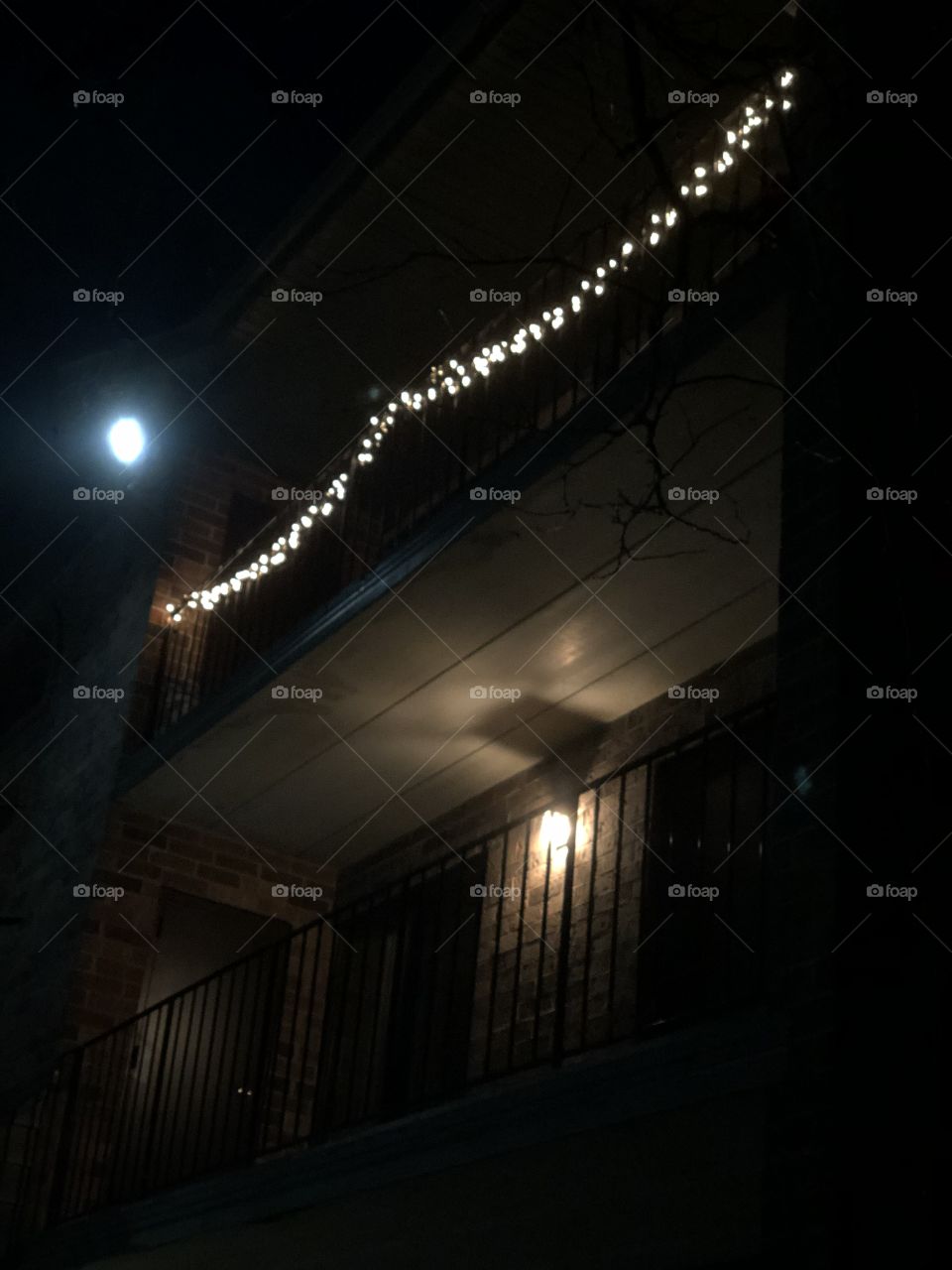 Light string on balcony 