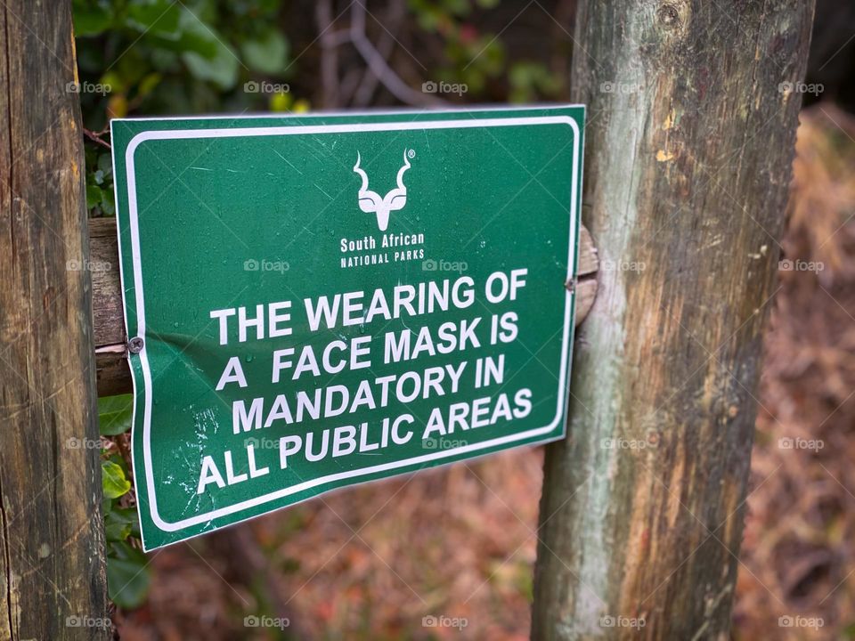 Colour face mask sign 