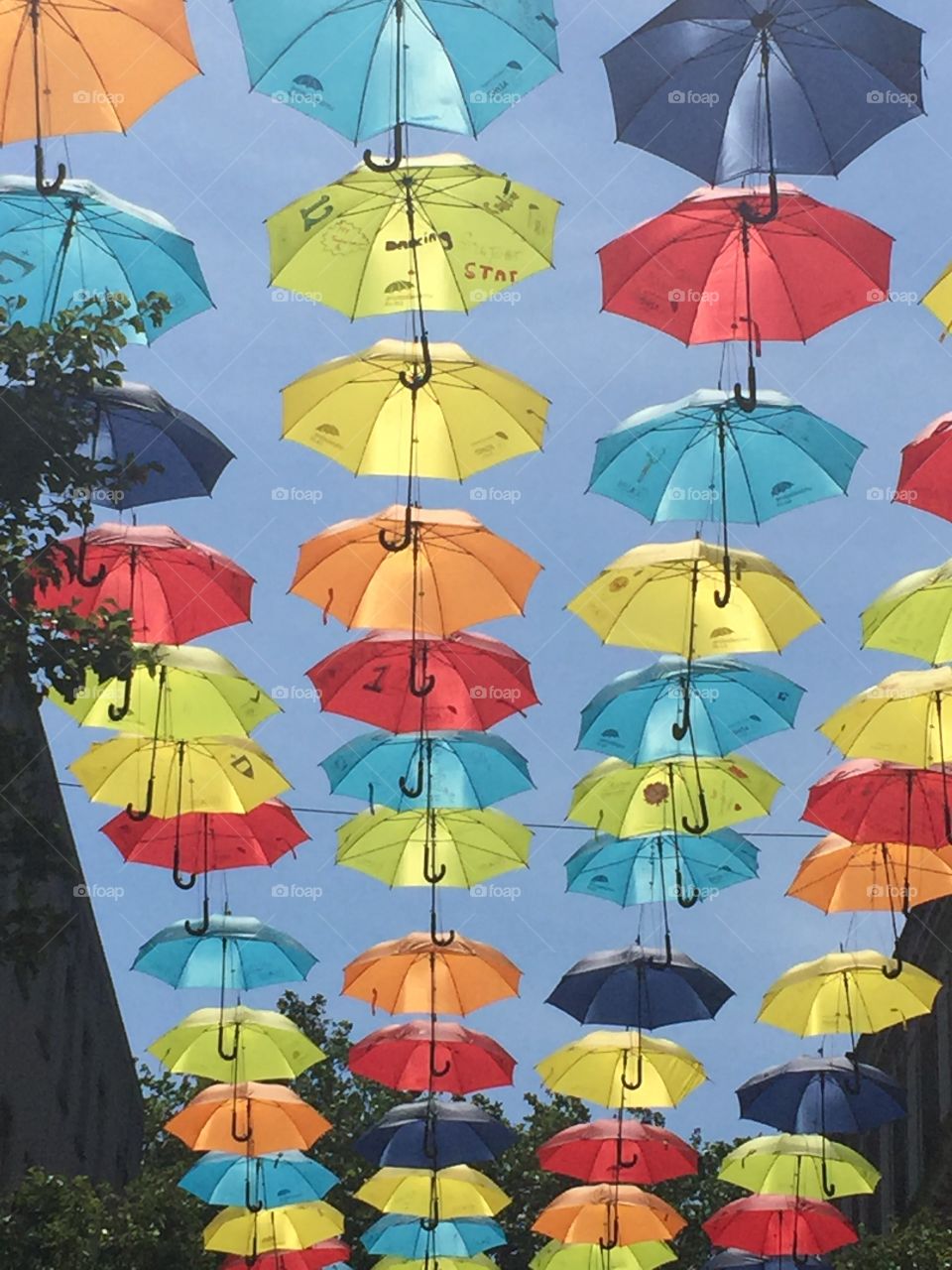 Umbrella art city scene 
