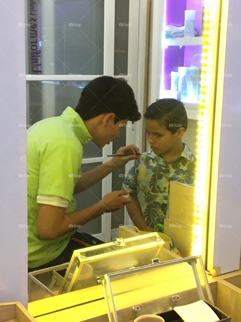 Kids having make up 