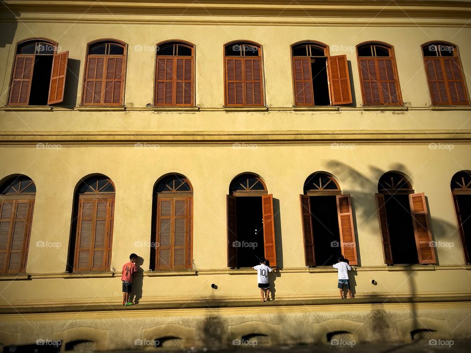 Crianças na janela