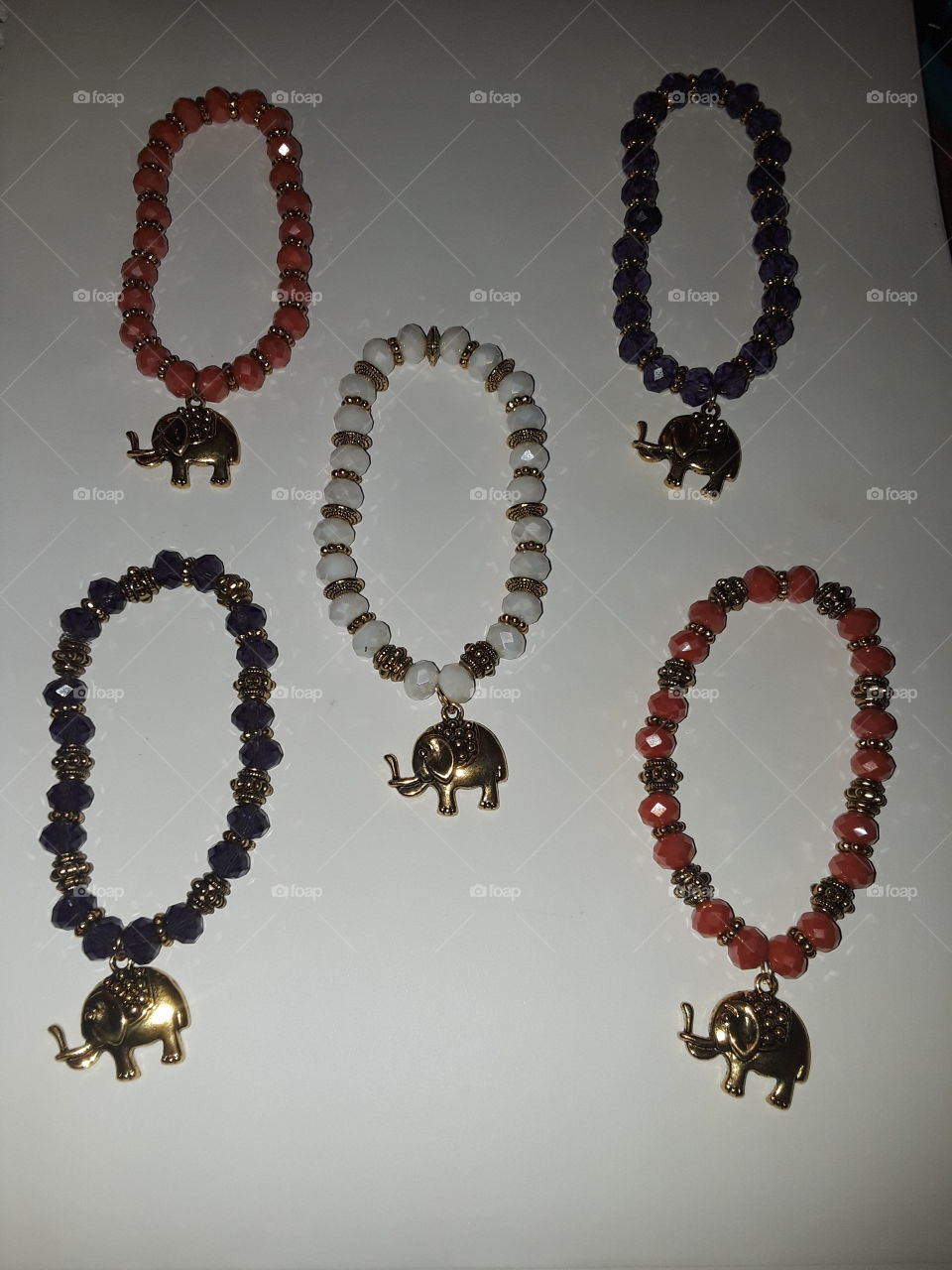 Elegant beads bracelet
