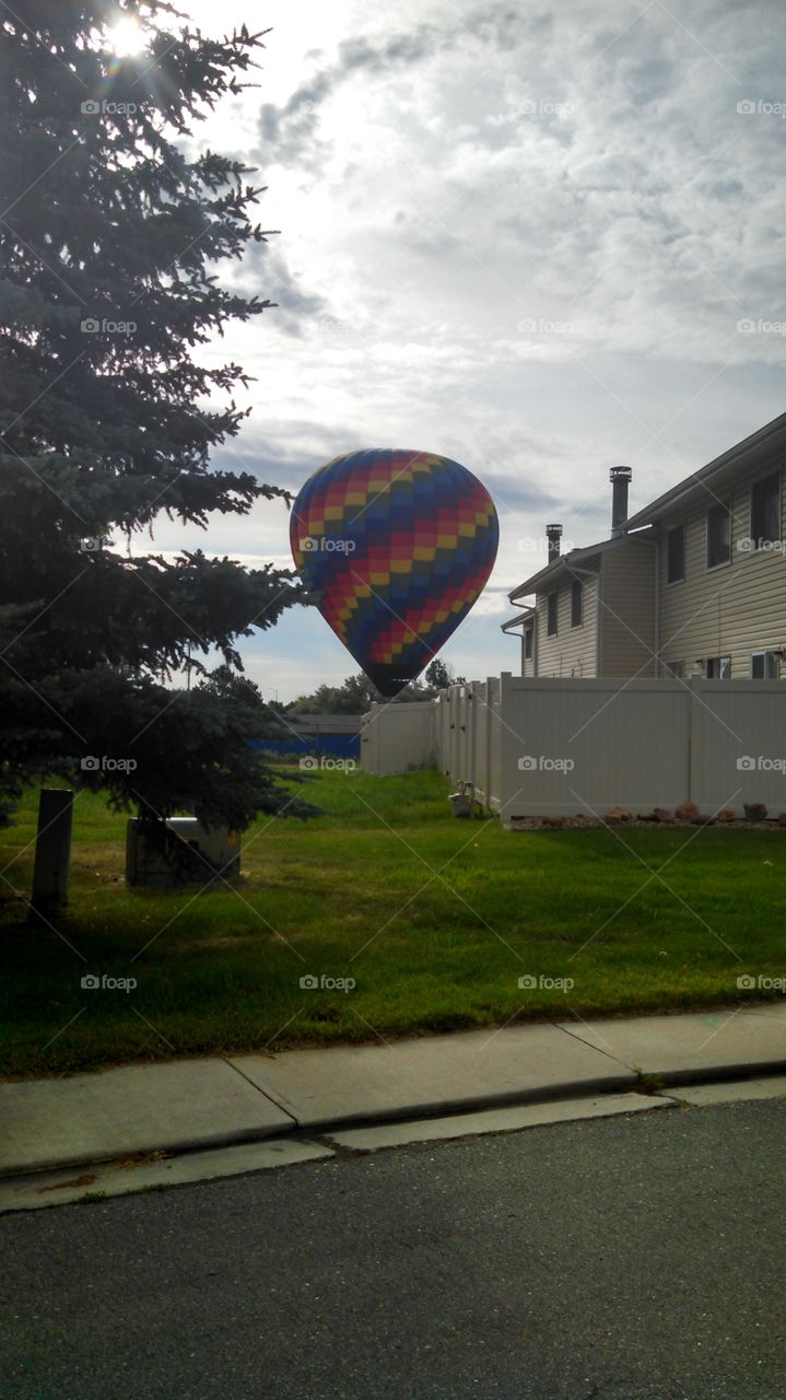 Hot air ballon landing in Bolder, Colorado 