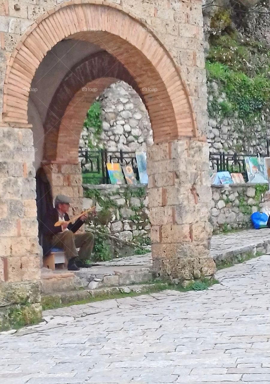 Musican in Kruja