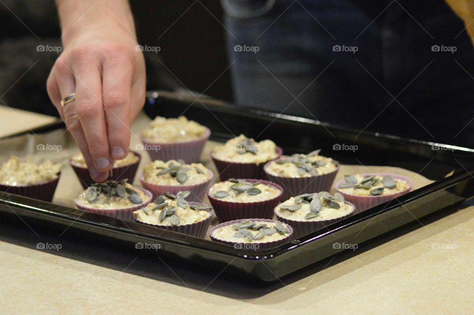 Preparing dietary muffins with pupkin seeds