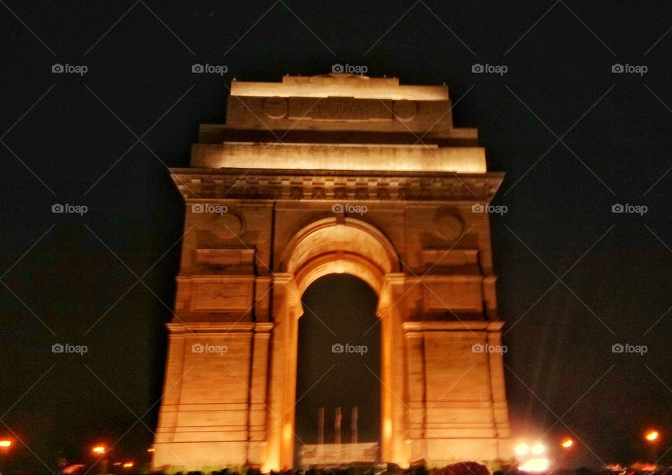 The India Gate (originally called the All India War Memorial) is a war memorial located astride the Rajpath, on the eastern edge of the ‘ceremonial axis’ of New Delhi, India, formerly called Kingsway.