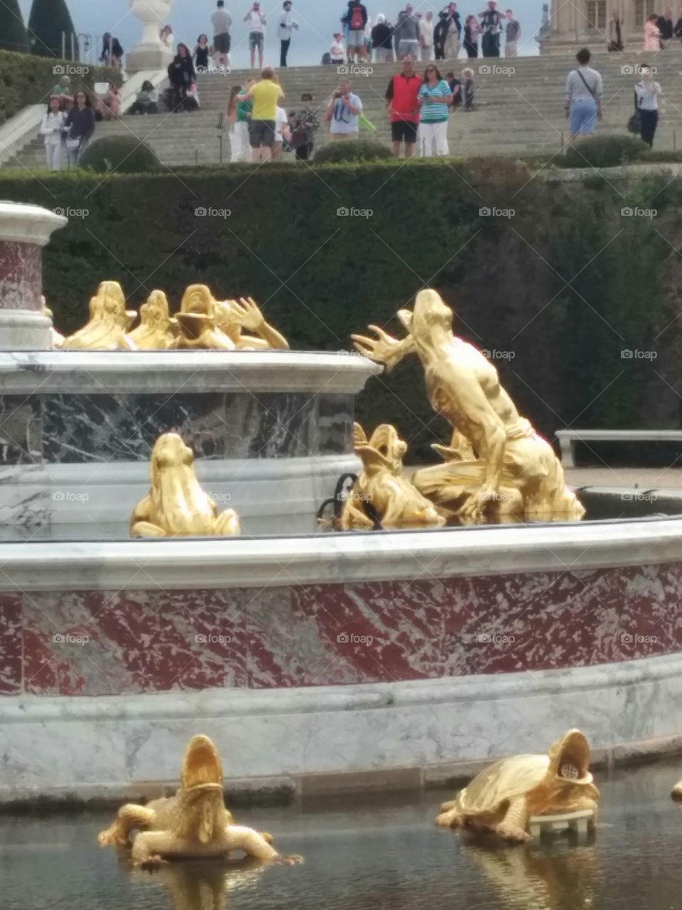 détails d'une fontaine à Versailles
