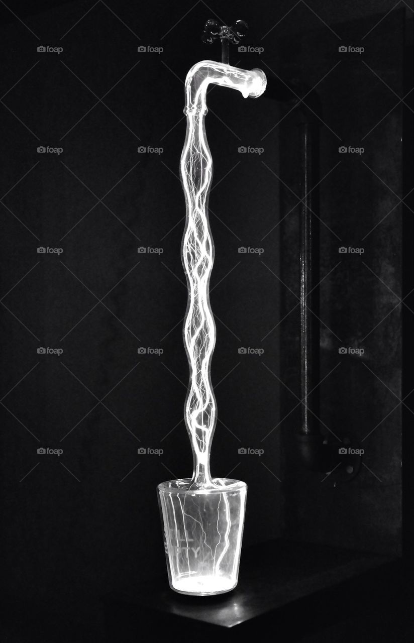 light white black dark by nivoa