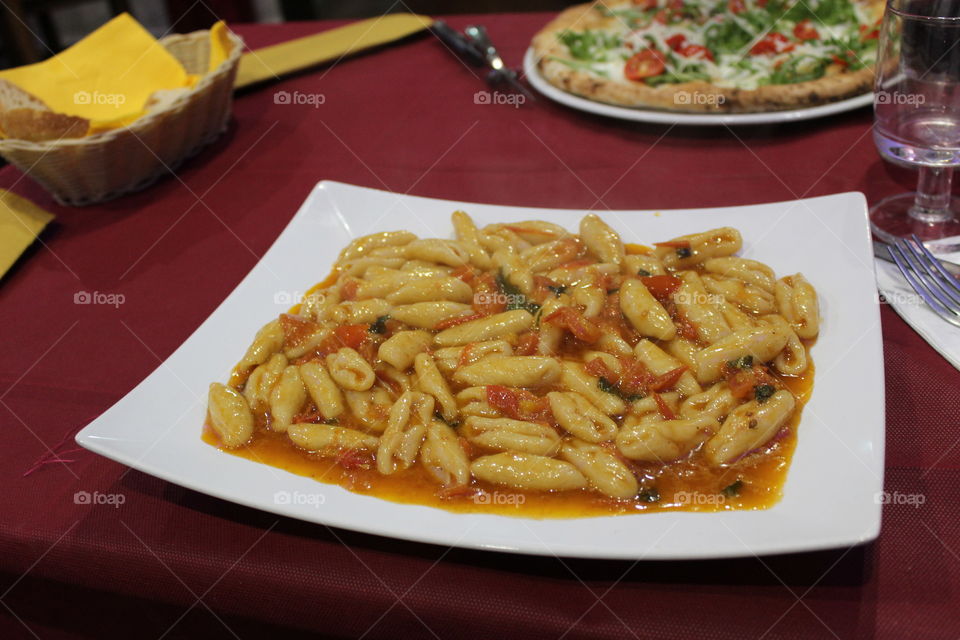 Pasta with fresh tomatoes sauce,  History Pub,  Casaletto Spartano,  Campania, Italy