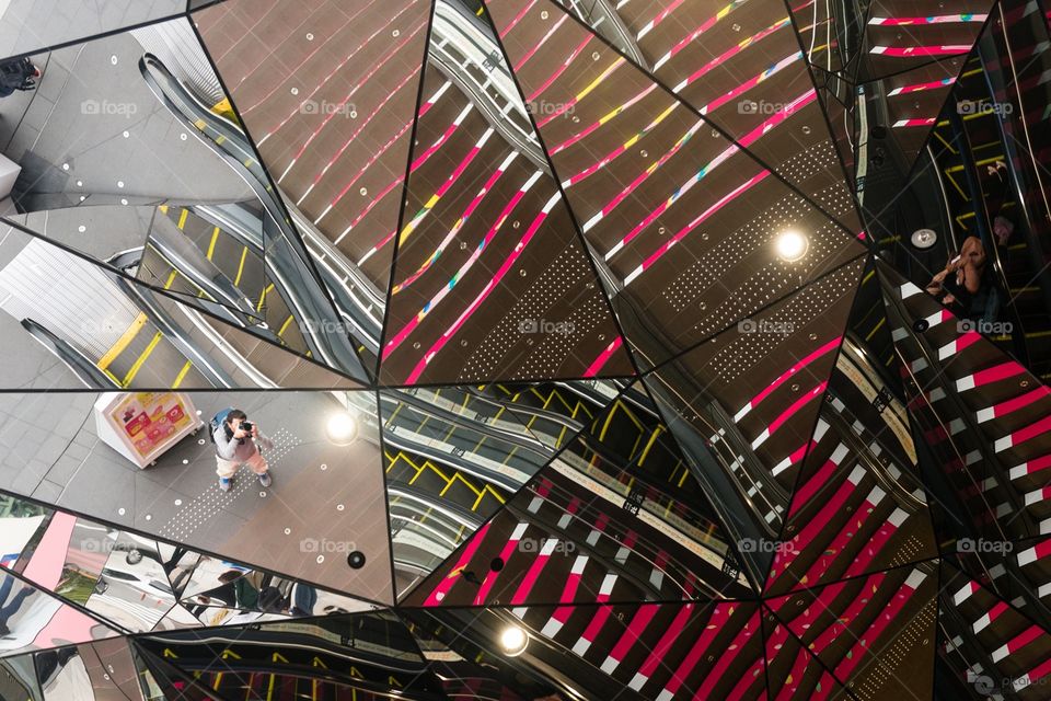 Where's Waldo?

Mirrored and abstract entrance to a shopping mall at Omotesando, close to Shibuya famous crossing, Tokyo, Japan.

http://www.picardo.photography/Portfolio/Street-photography/i-gKJxZtR/A