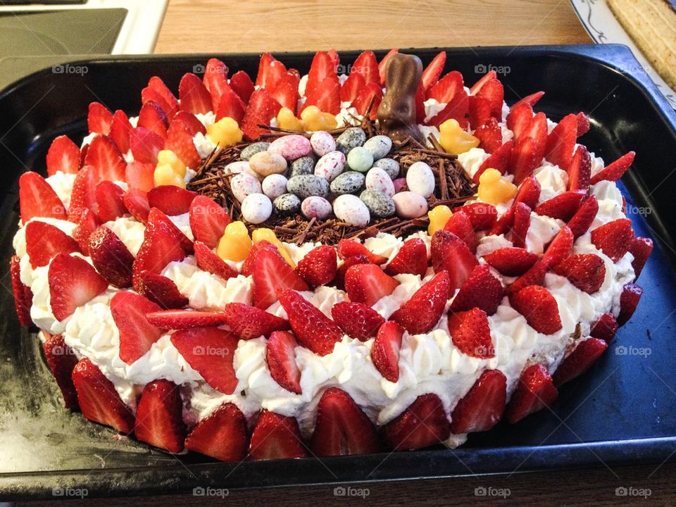 Easter cake with the theme as a birds nest.