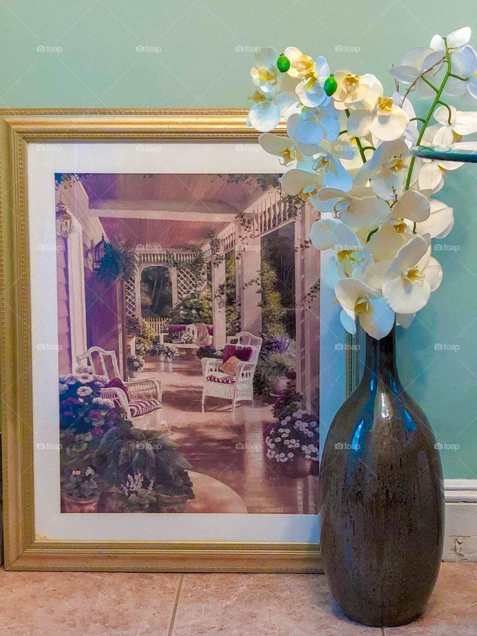 Frame and a vase 