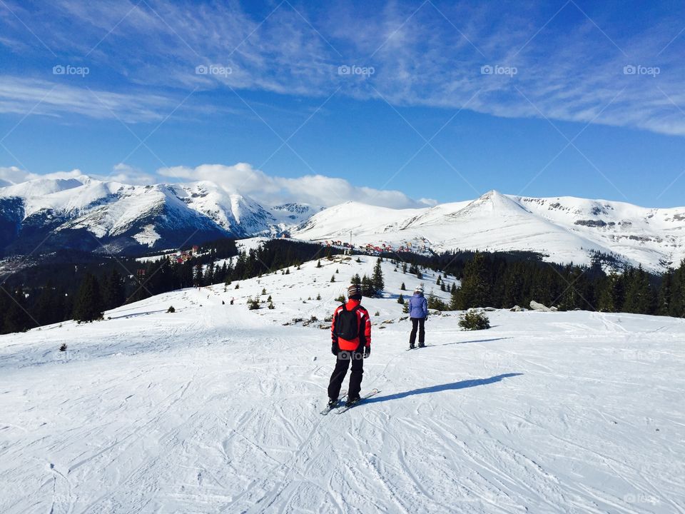 People skiing 