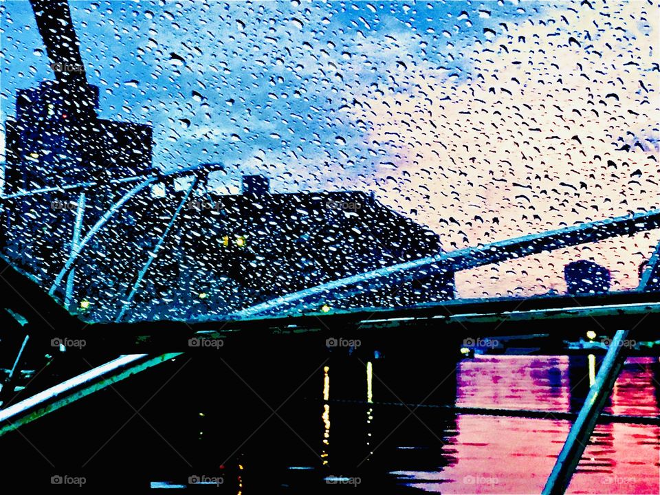 A harbor motif in Long Island City‘s Newtown Creek in Queens, New York photographed in the early evening hours around sunset and upcoming twilight time. Photo from 2019. Hypnotic Productions