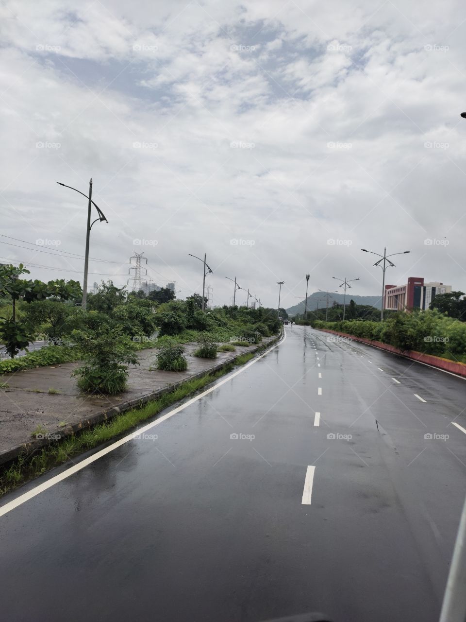 Cityscape Mode
 📷📷👁️👁️
🗯️💭 ☁️ Cloudy Weather
Road