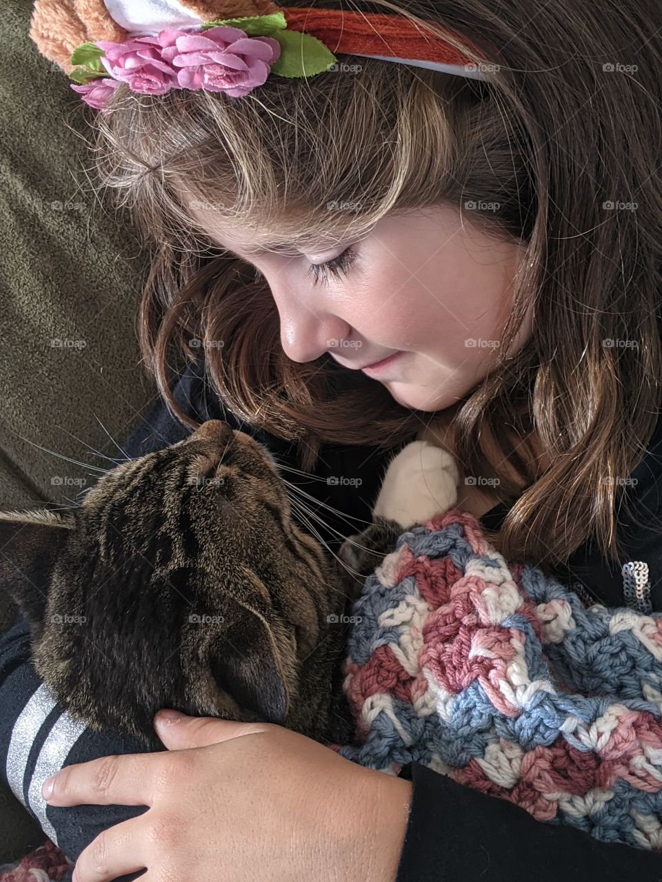 girl and her cat