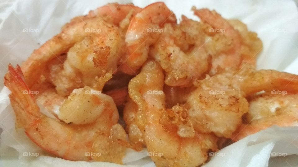 Fried shrimp has many fans among us. This include us too. Sometime we make this to be eaten with rice.