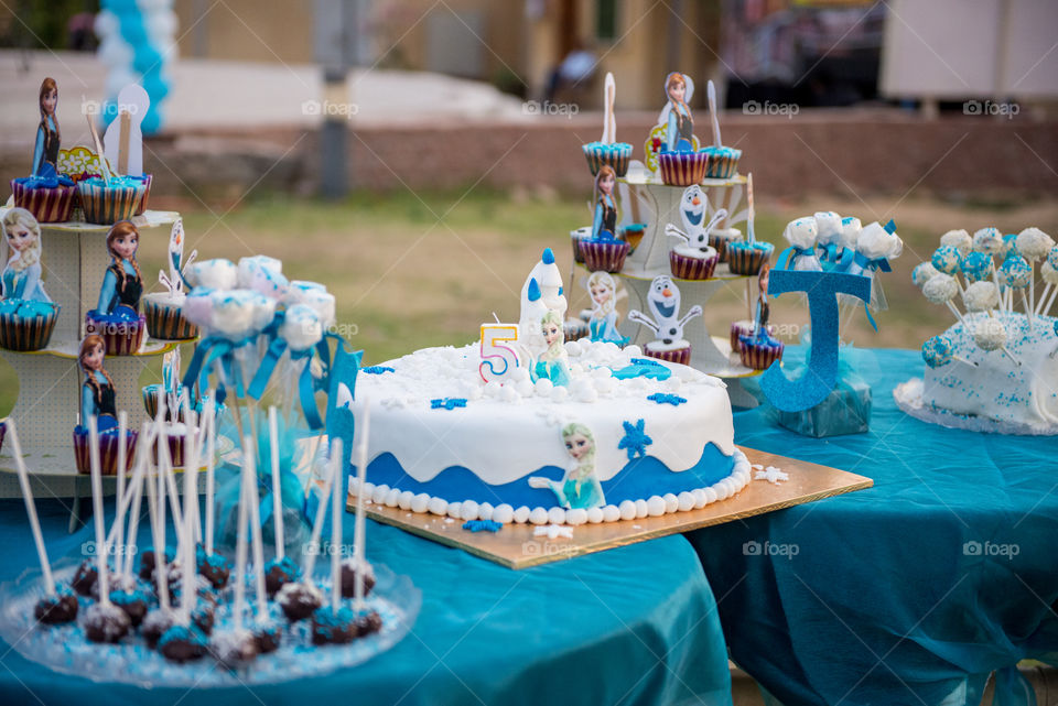 candy table with frozen theme