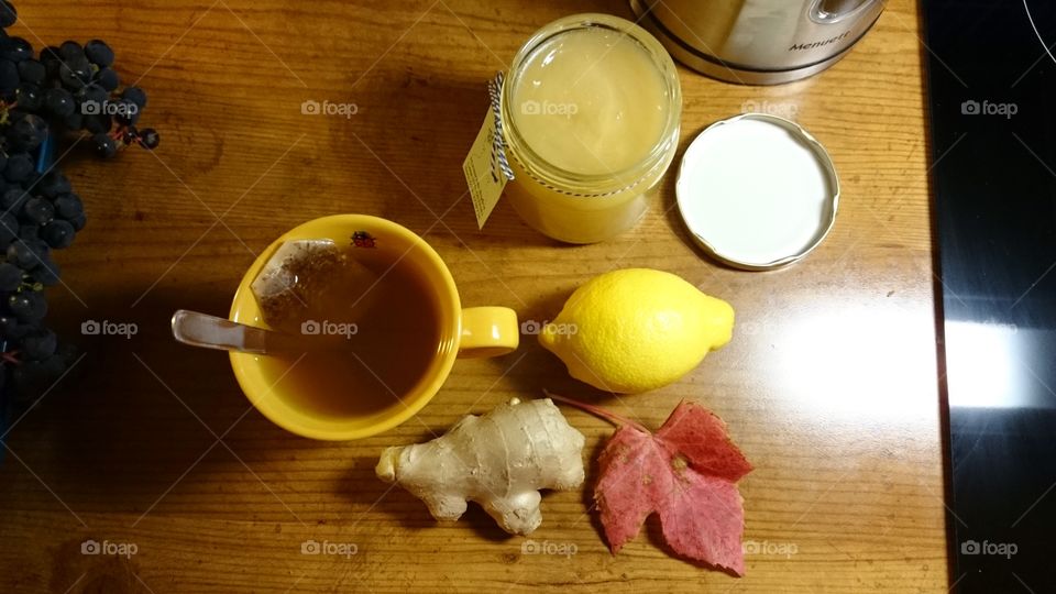 Tea with lemon ginger honey