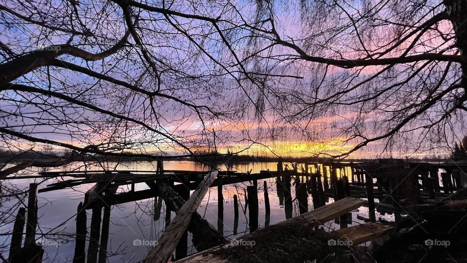When the sky turns pink, let’s have a drink! 🥂