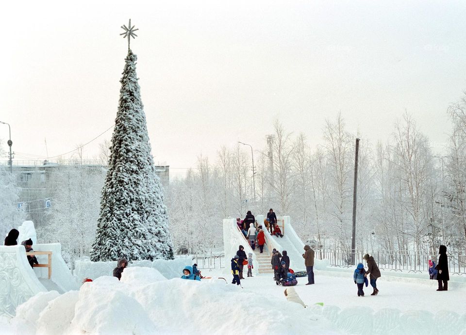 People having fun in the winter 