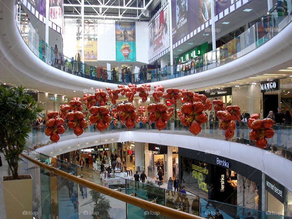 Celebration's decorations in a mall