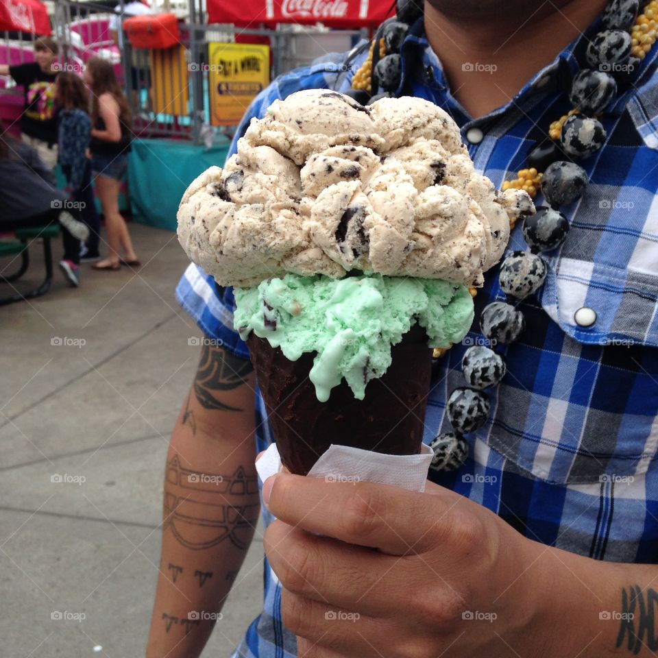 Mega scoop. Extra large please
