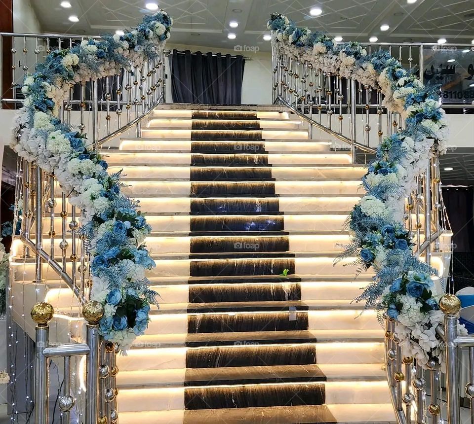 A very beautiful picture, and there is no better picture than it. There is no better picture of green herbs and colorful, red and white roses than it. Glory be to God, the natural and picturesque view, and there is no more