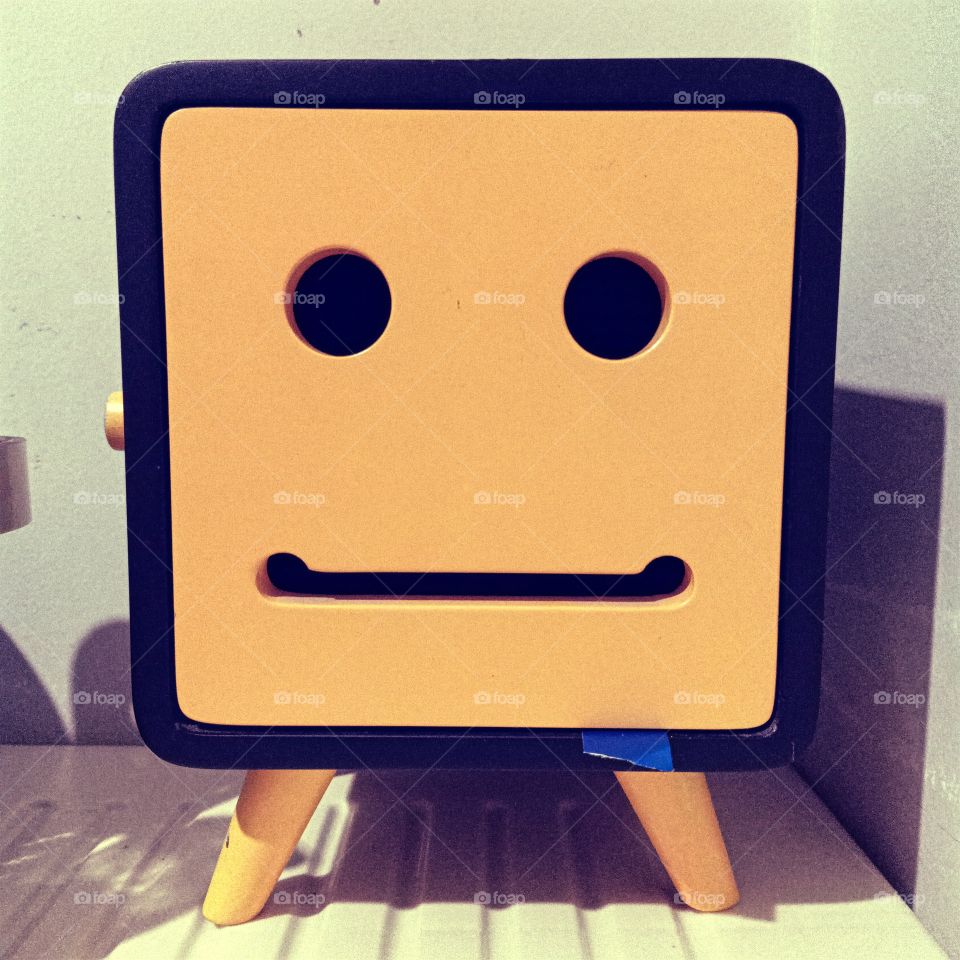 Unique tissue holder