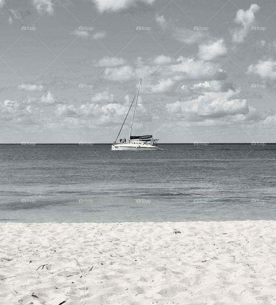 el barco y el mar