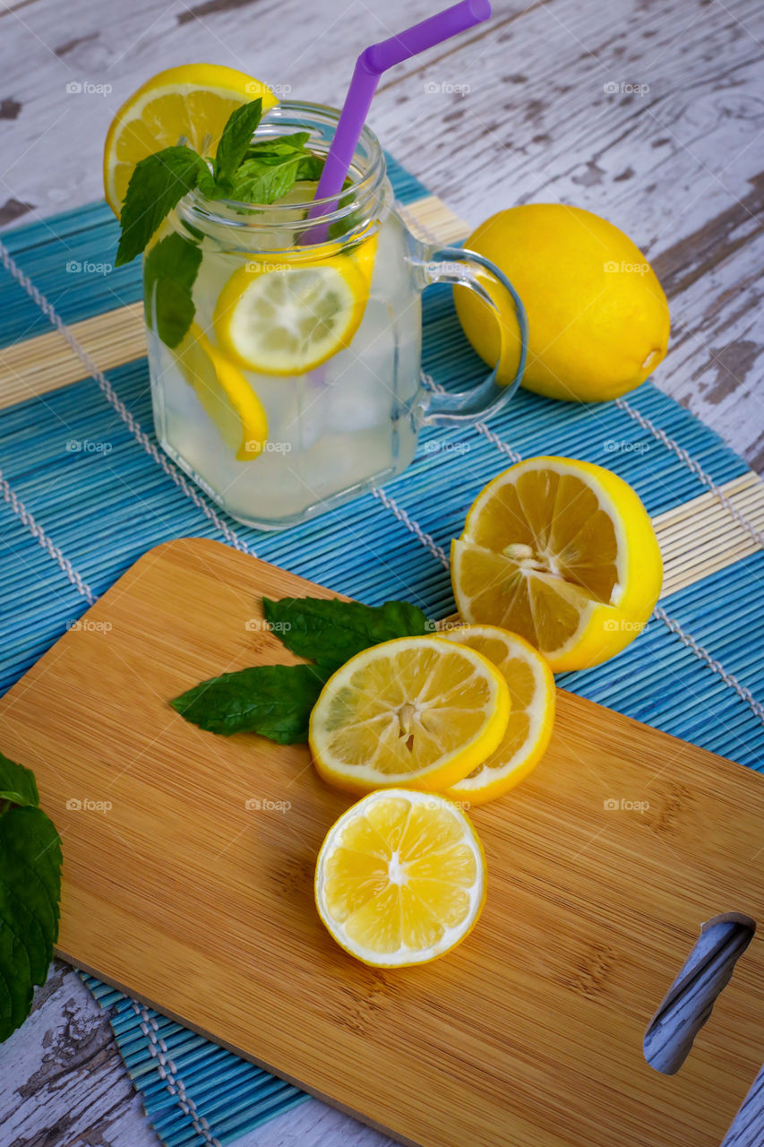 Water with lemon 